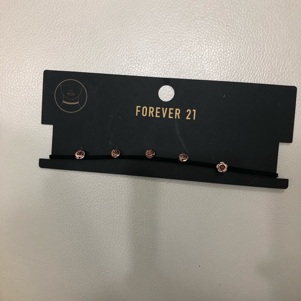Rose choker